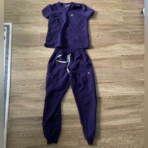Figs Women’s Deep Purple Scrub Top & Jogger Pants Set
